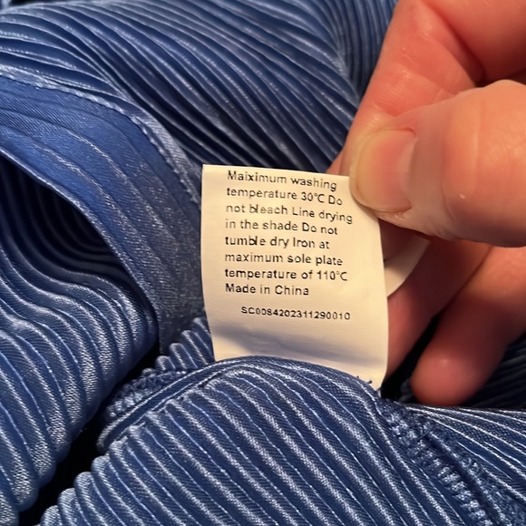 WOMENS BELTED SILKY DRESS BY LYANER. NWOT. SIZE L - Picture 8 of 9